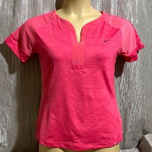Nike Top Tee M Activewear Pink Pullover Stretchy Logo Athletic Short Sleeve